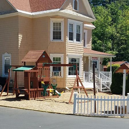 Seven Dwarfs Cabins - White Cabin Lake George Exterior photo