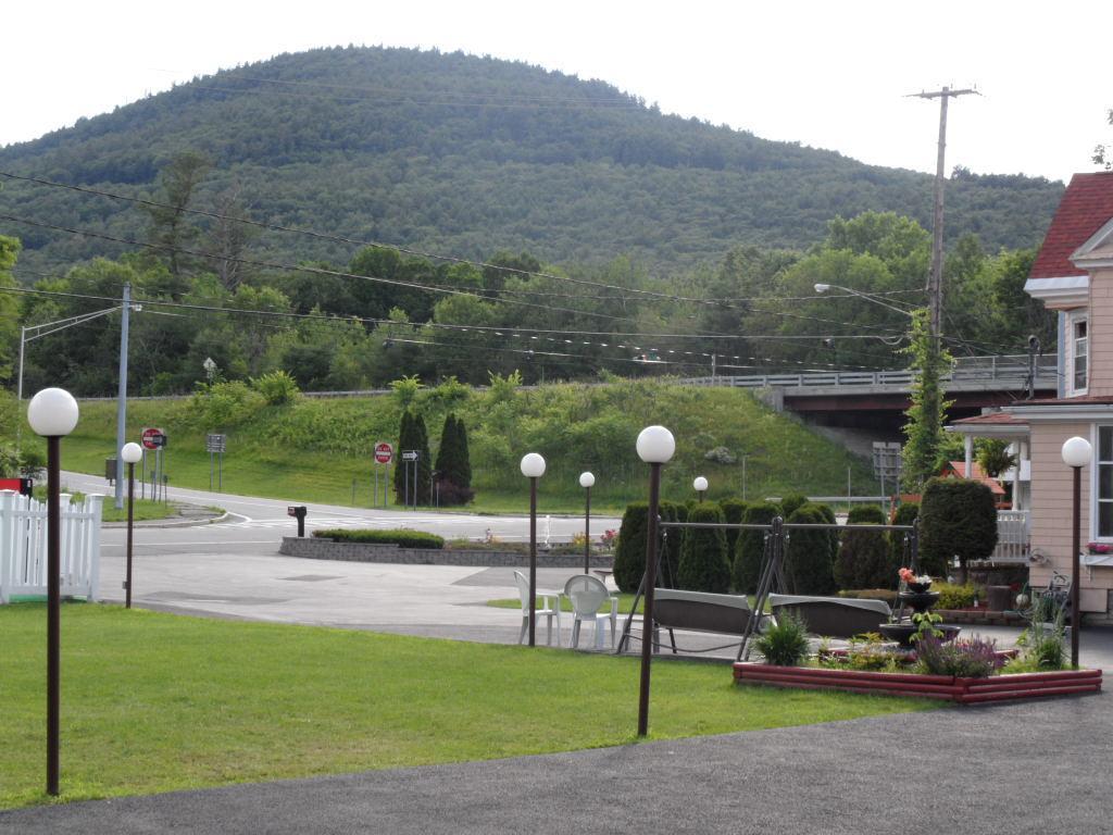 Seven Dwarfs Cabins - White Cabin Lake George Exterior photo